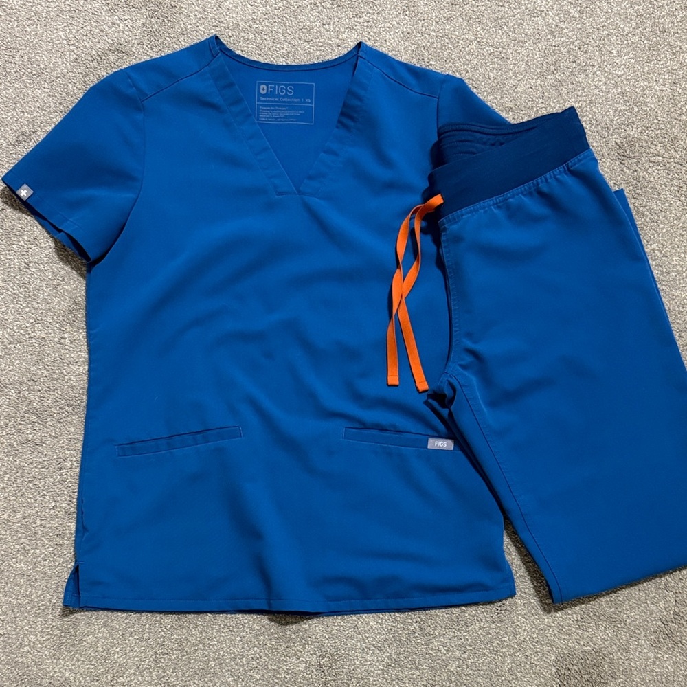 Figs Alps Blue Scrub Set